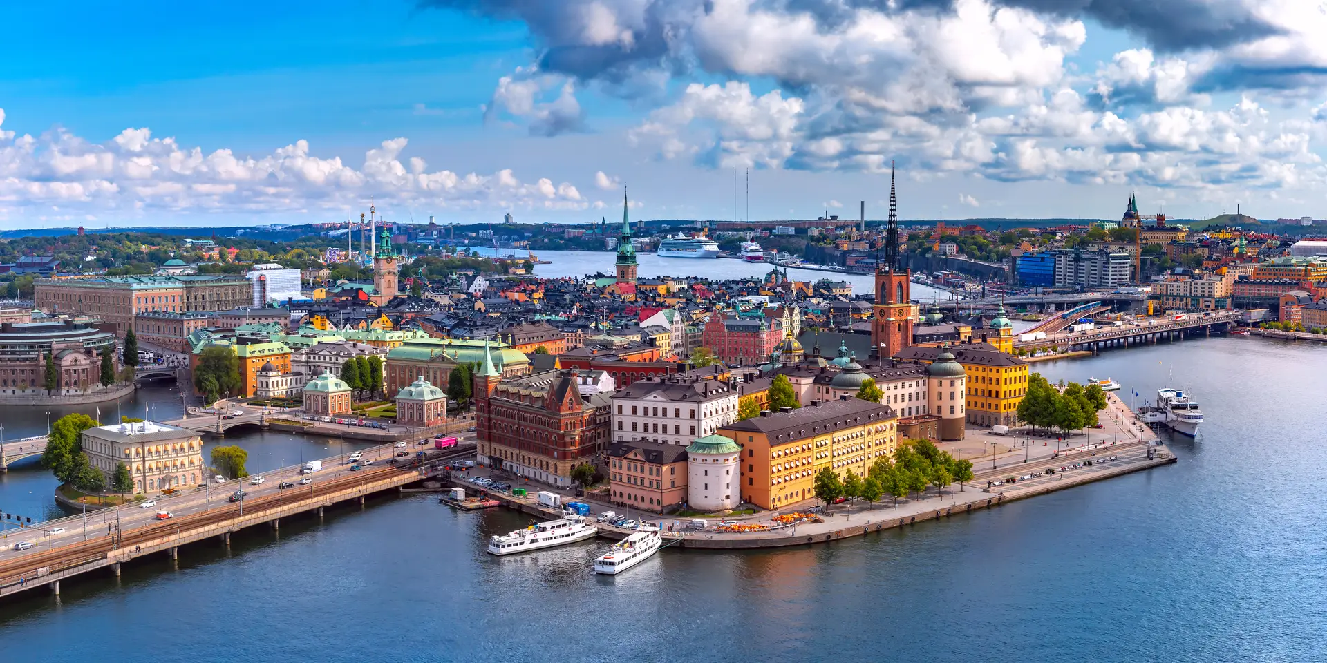 Gamla stan i Stockholm nära bostäder där äldre ventilationsaggregat kan behöva ersättas
