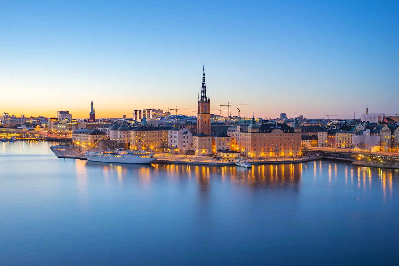 Riddarholmen i Stockholm nära fastigheter där ventilationen behöver service